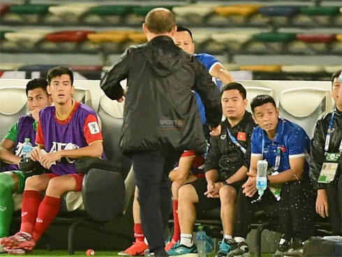 Đừng khóc cho HLV Park Hang Seo, mà hãy vui vì dấu ấn Việt Nam!-6