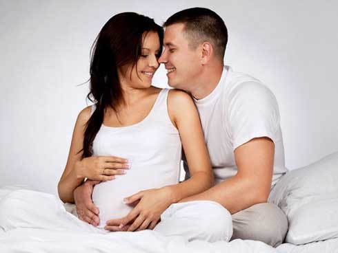 Nếu nghĩ cho con, bố hãy nhớ tránh xa những việc làm gây ảnh hưởng nghiêm trọng đến thai nhi