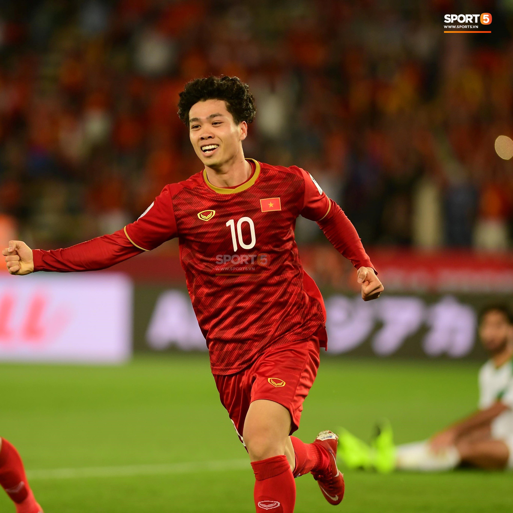 Công Phượng nổi cáu, tiếc nuối khi Xuân Trường chuyền hỏng ở trận thua Iraq-2