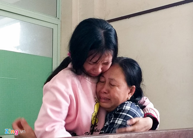 Tiếng khóc xé lòng tiễn sinh viên tử nạn ở đèo Hải Vân về quê-1