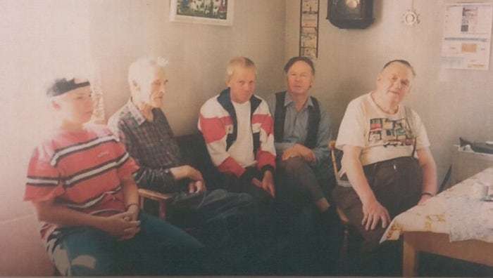 Bí mật ADN bại lộ, gia đình tỷ phú quá cố kiện con trai ‘hờ’-2