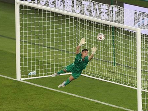 Đặng Văn Lâm, Công Phượng tươi rói chờ đấu Iran-11