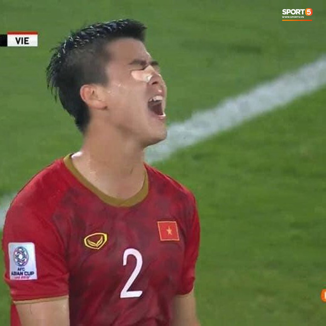 Những khoảnh khắc cầu thủ Việt Nam đổ máu trong trận thua Iraq-1