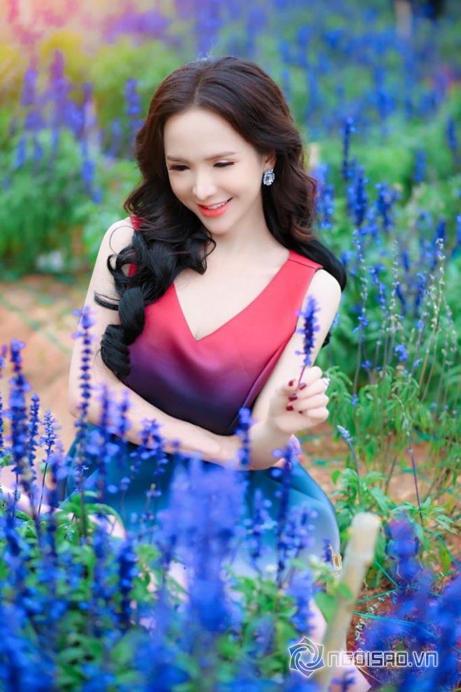 Mỹ nhân chuyển giới Đoàn Trần đẹp nao lòng giữa đồng hoa Đà Lạt-10
