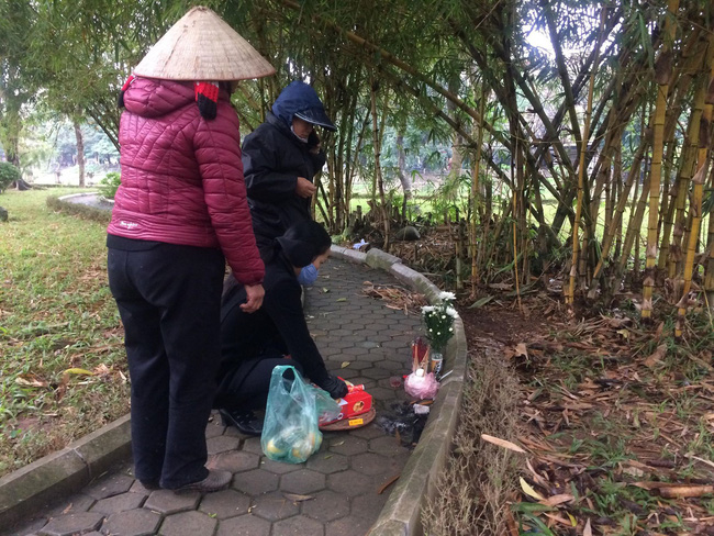 Người quen nói về hoàn cảnh cô gái tử vong lõa thể trong công viên Hà Nội: Tội nghiệp, mẹ mới mất chưa được 49 ngày-2