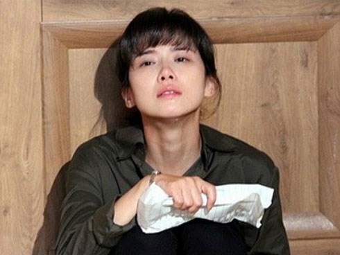 Thức dậy giữa đêm, vợ khóc nghẹn phát hiện bí mật của chồng