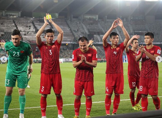 Thua trận mở màn Asian Cup, đội tuyển Việt Nam bị chỉ trích nặng nề, tâm điểm là Đức Chinh, Lâm Tây-1