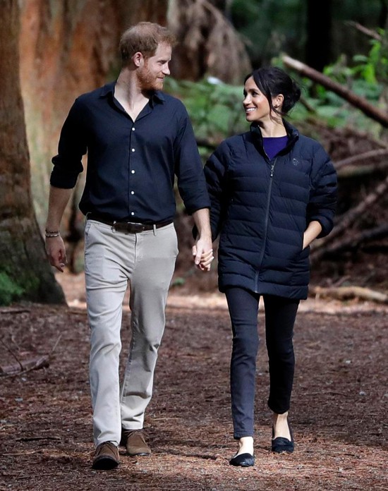 Vợ chồng Harry bất ngờ bị rò rỉ nơi ở hiện tại, Meghan được trả hàng triệu đô để đóng đoạn phim dài 2 phút-2