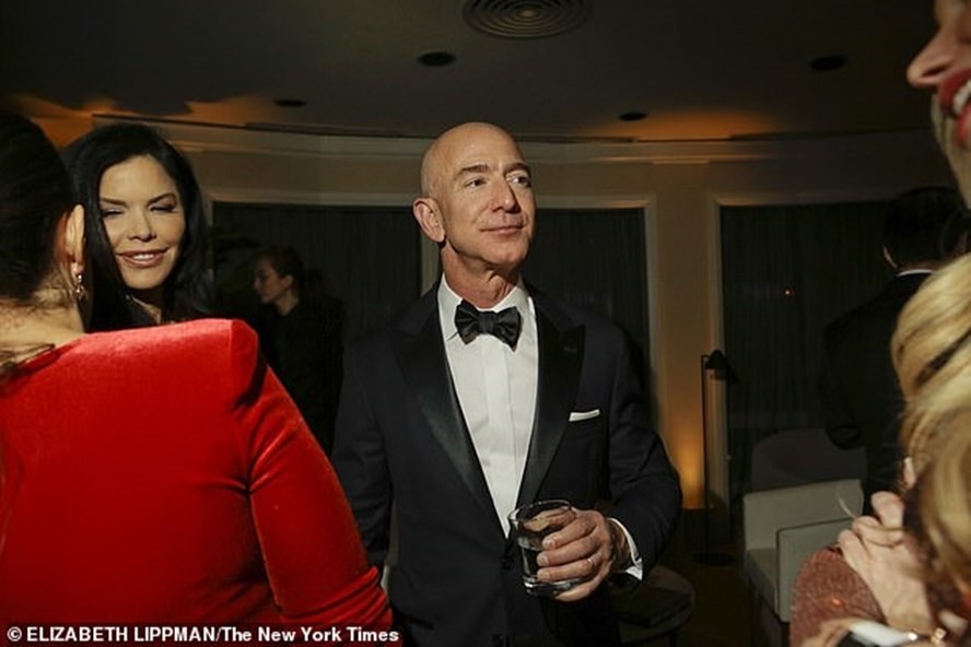 Vụ ngoại tình rúng động khiến tỷ phú Amazon Jeff Bezos ly hôn-1
