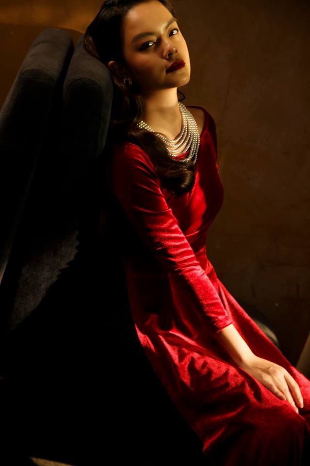 Phạm Quỳnh Anh kiêu sa, duyên dáng khi diện áo dài-10