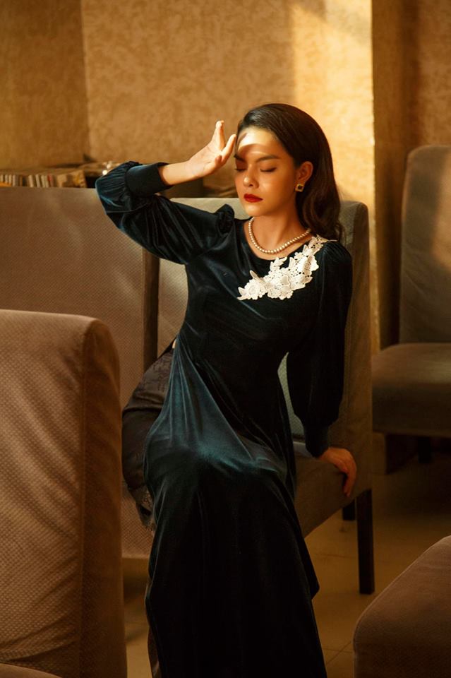 Phạm Quỳnh Anh kiêu sa, duyên dáng khi diện áo dài-13