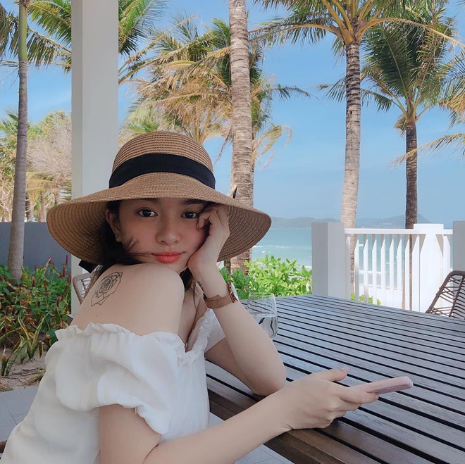 Nữ chính Em chưa 18 - Kaity Nguyễn lần đầu khoe ảnh bikini gợi cảm-9