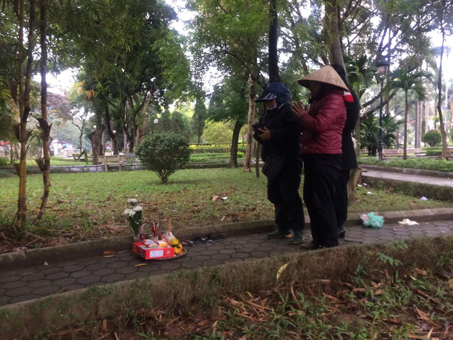 Cô gái tử vong lõa thể trong công viên Hà Nội bị AIDS giai đoạn cuối-1