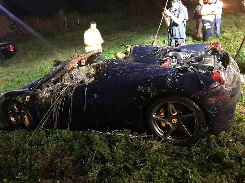 Cận cảnh trục vớt một chiếc Ferrari 360 bị thuỷ táng”-1