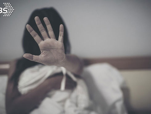 Bố cưỡng bức con gái ruột ngay sau đám cưới vì nhầm là vợ mới cưới-2