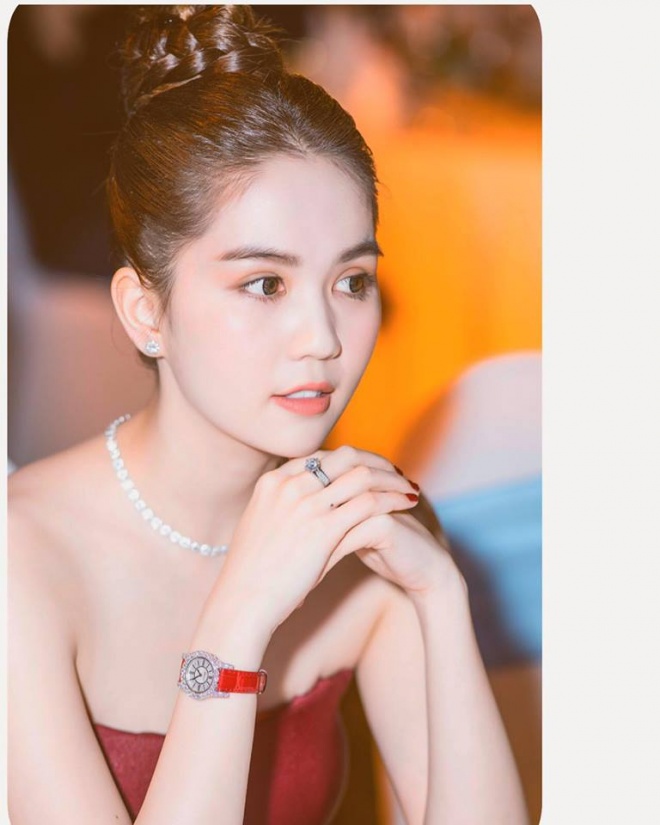 Đăng loạt ảnh cận mặt, Ngọc Trinh khẳng định nhan sắc chưa bao giờ bớt đẹp-4