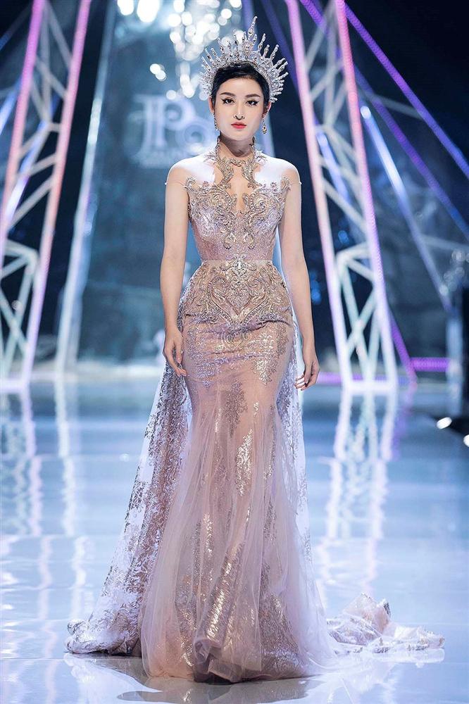 Mặt như bánh bao ngâm nước: Chuyện gì đang xảy ra với gương mặt của Huyền My?-11