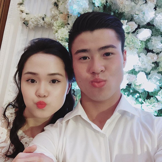 Duy Mạnh đưa bạn gái về ra mắt, mẹ chàng hậu vệ bất ngờ tiết lộ về con người thật của nàng dâu tương lai-8