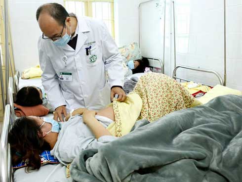 Hàng loạt người lớn mắc sởi, cảnh báo nguy cơ bùng phát dịch-1