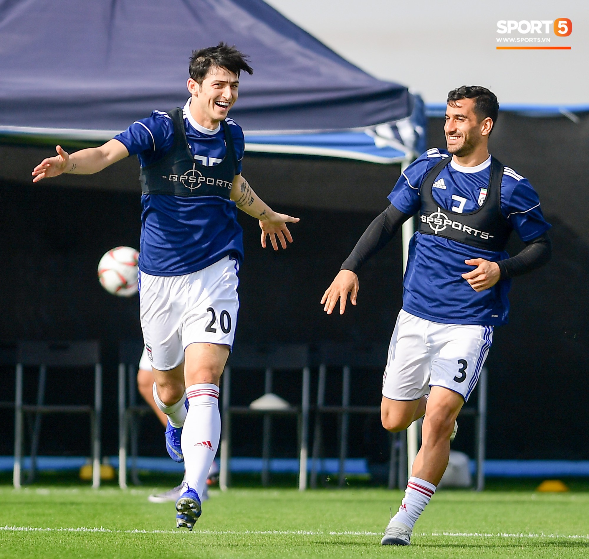 Tiền đạo Iran điển trai, sở hữu đôi mắt buồn và gương mặt baby nhưng hứa hẹn mang tới mối nguy lớn cho khung thành Văn Lâm-1