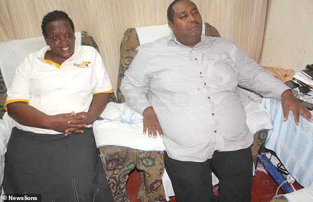 18 năm sống với vợ nhưng vẫn là trai tân, người đàn ông sợ hãi khi ngực bỗng chảy sữa-1