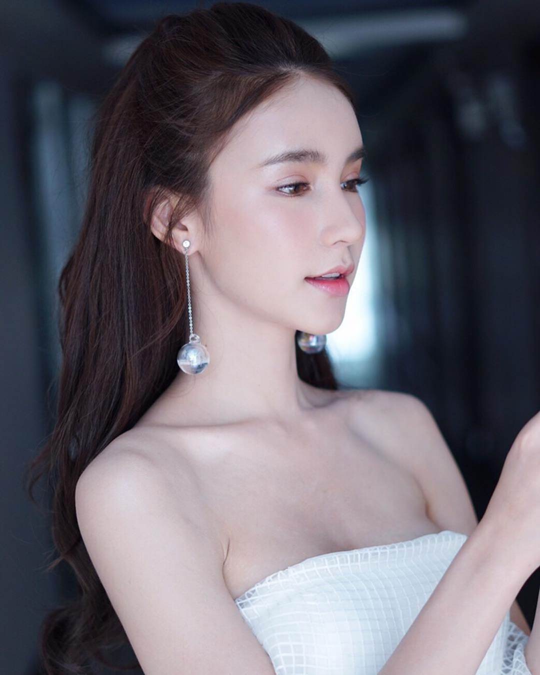 Nhan sắc xinh đẹp của nữ hoàng chuyển giới Thái Lan sau gần 2 năm-4