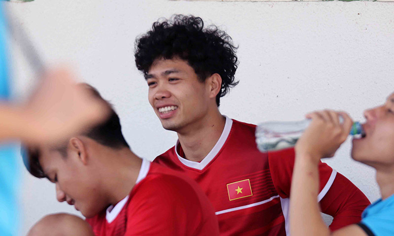 Đặng Văn Lâm, Công Phượng tươi rói chờ đấu Iran-2