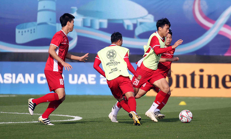 Đặng Văn Lâm, Công Phượng tươi rói chờ đấu Iran-9