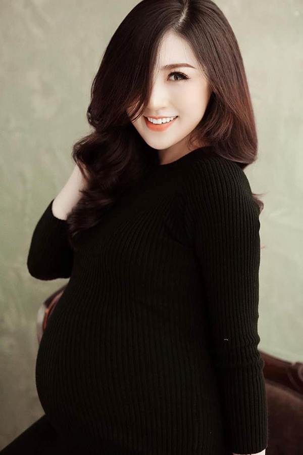 Á hậu Tú Anh vẫn đẹp hút hồn trong bộ ảnh mang bầu vì chỉ tăng 10 kg-1