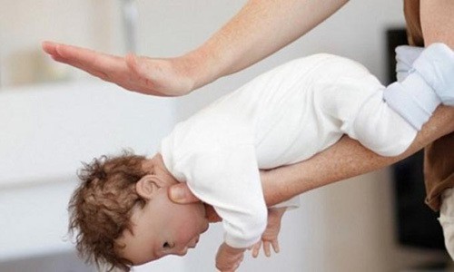 Con trai 6 tuổi qua đời vì bị ngạt thở, khi đưa đến bệnh viện bác sĩ nói đó là sai lầm của mẹ khi không làm việc này-2