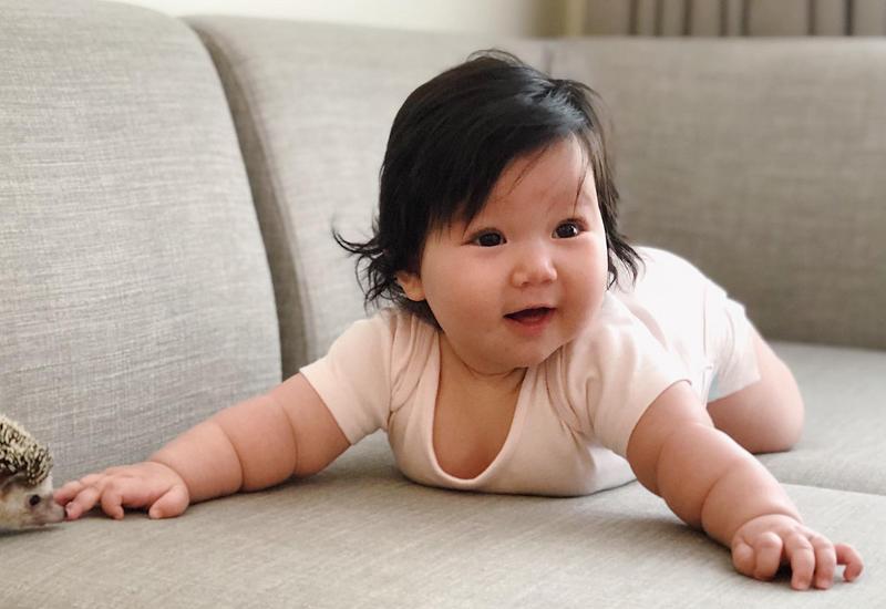 Chân dung cô nhóc mới 6 tháng đã nặng bằng bé 1 tuổi của siêu mẫu Hà Anh-3