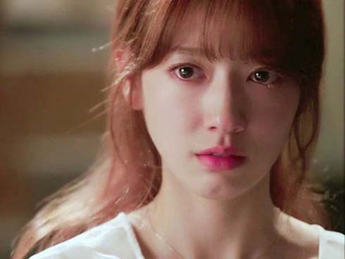 Quần quật làm việc như người ở mà vẫn bị nhà chồng coi thường, vợ trẻ quyết ly dị sau một câu nói của mẹ đẻ