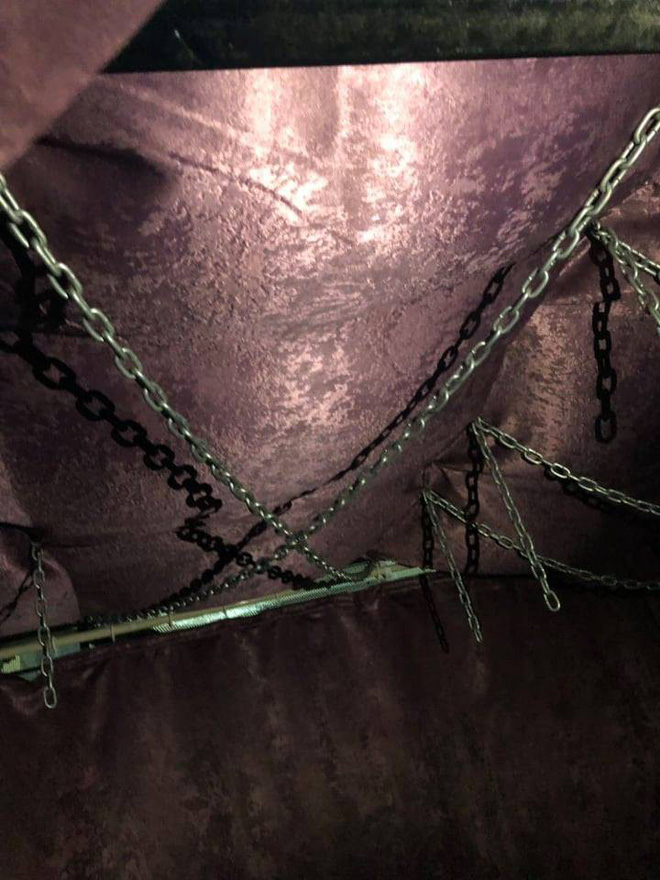 Động spa bị đột kích ở Sài Gòn dùng lồng sắt, dây xích để tạo cảm giác mạnh-3