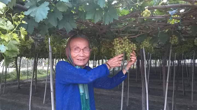 Ông ngoại đi đạp xe nói chuyện với bà khác, bà ngoại ở nhà ghen và màn làm hoà cực đỉnh-2