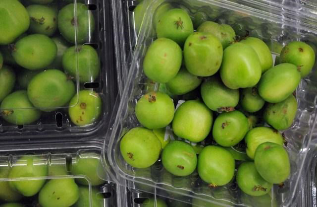 Loại quả tí hon giá cắt cổ được bà nội trợ săn lùng-17