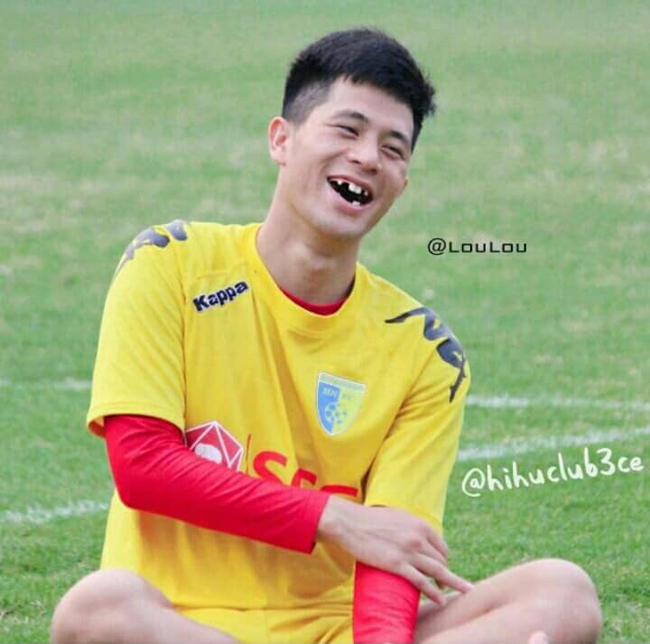 Nhan sắc của các cầu thủ Việt Nam như thế nào khi móm-13