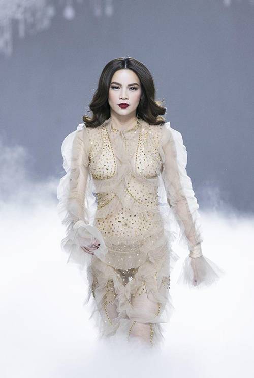 Tròn mắt” trước 1001 kiểu mặc xuyên thấu mỏng như tờ giấy của mỹ nhân Việt-2