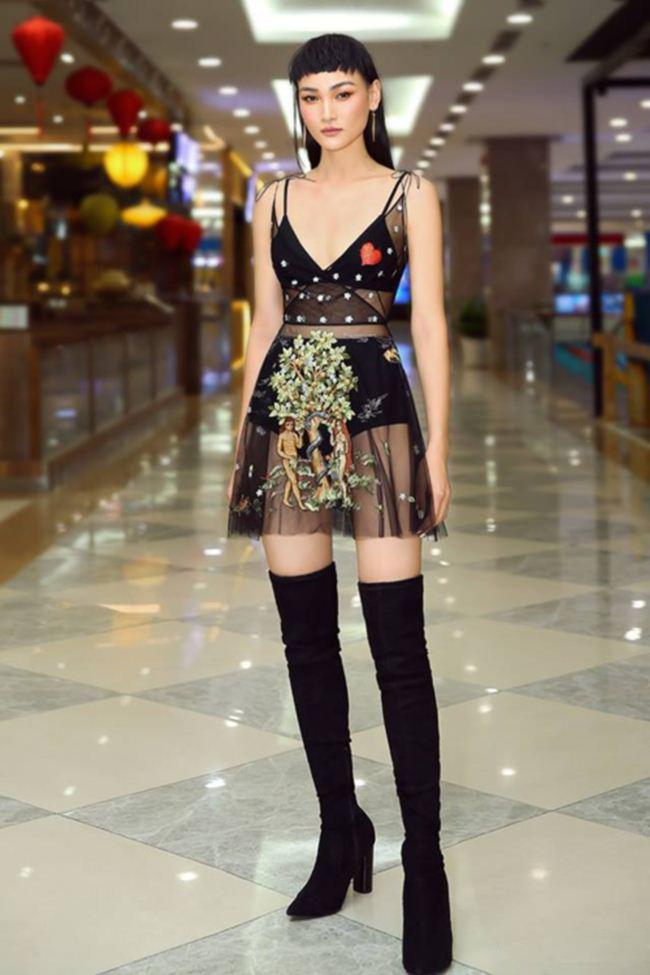 Tròn mắt” trước 1001 kiểu mặc xuyên thấu mỏng như tờ giấy của mỹ nhân Việt-16
