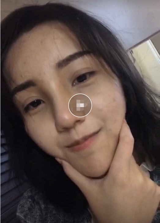 Đang livestream thả thính, hotgirl trường học lỡ tay tắt filter làm đẹp, lộ nhan sắc thật gây sốc-2