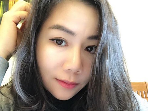 Vợ đại gia kim cương khoe khéo nhan sắc ngọt ngào, tự nhận là 