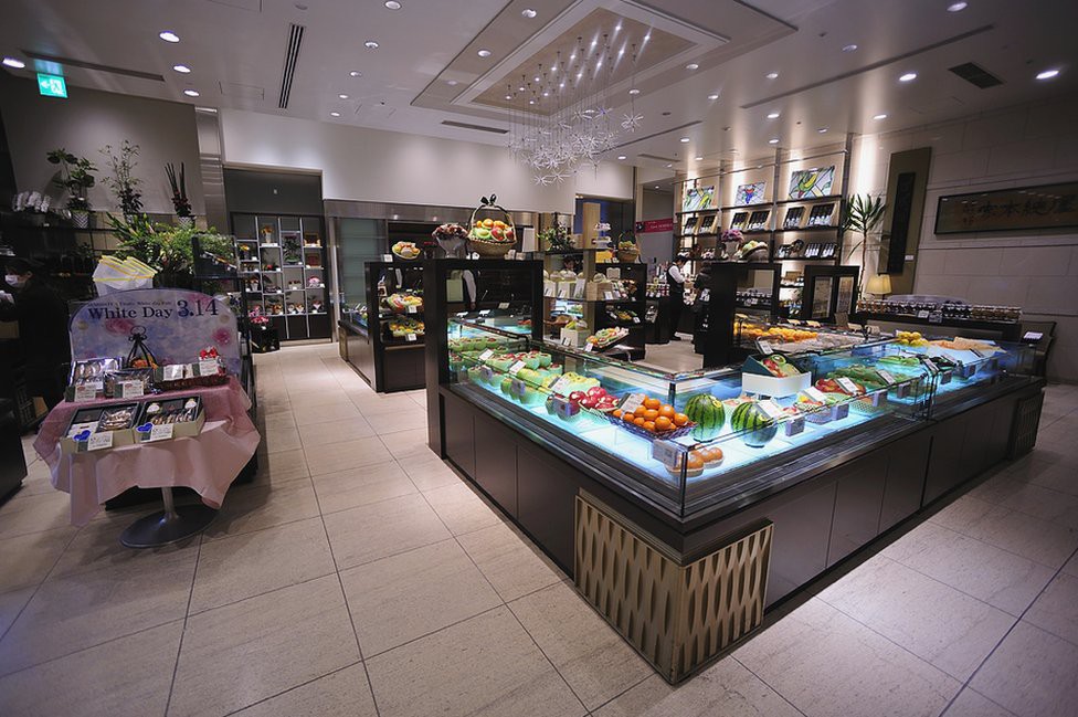 Một quả xoài có giá hơn 6 triệu và có một nơi bán toàn hàng hiệu như vậy-3