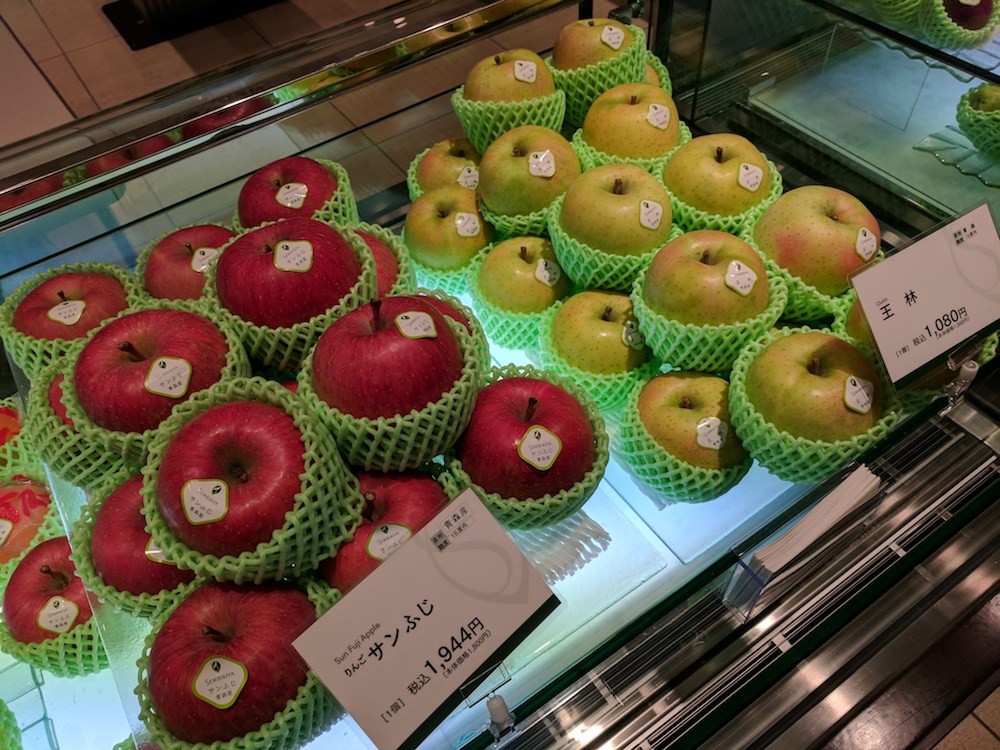 Một quả xoài có giá hơn 6 triệu và có một nơi bán toàn hàng hiệu như vậy-4