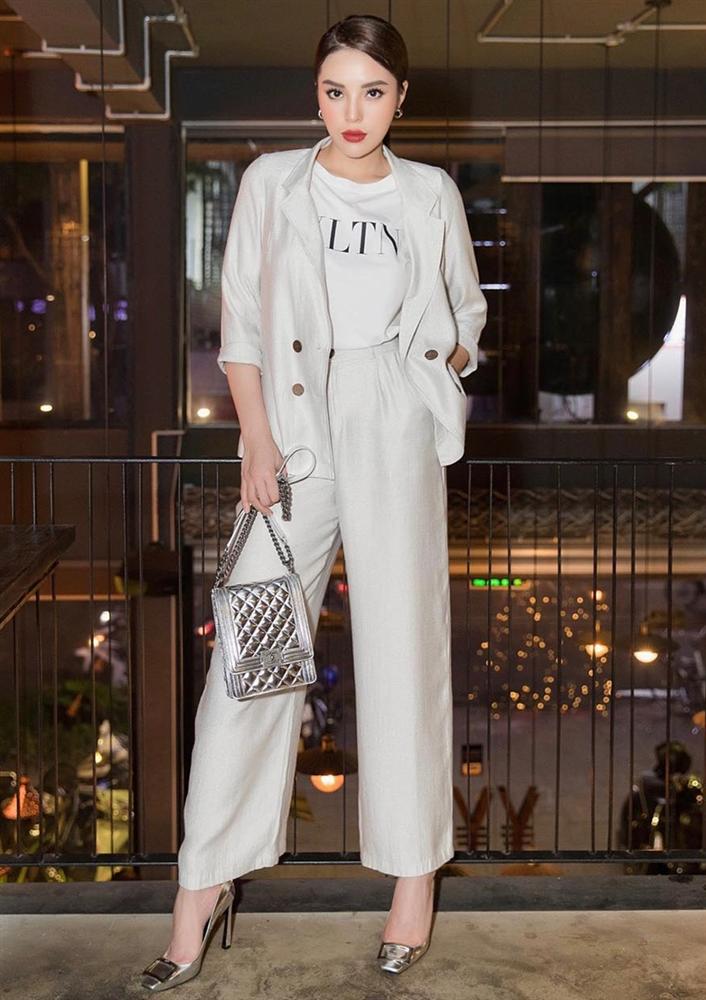 Diệp Lâm Anh diện jumpsuit xuyên thấu khoe ngực phồn thực đối lập Kỳ Duyên kín đáo, sang xịn mịn-8