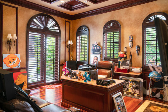 Dinh thự 185 tỷ của chàng DJ bá chủ của những đôi giày có gì đặc biệt?-12