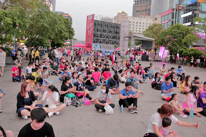 Trực tiếp: CĐV không giấu được nỗi buồn khi Việt Nam thua Iran với tỷ số 0 - 2-42