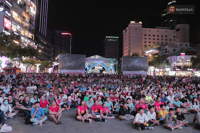 Trực tiếp: CĐV không giấu được nỗi buồn khi Việt Nam thua Iran với tỷ số 0 - 2-26