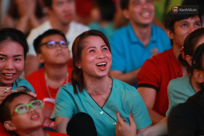 Trực tiếp: CĐV không giấu được nỗi buồn khi Việt Nam thua Iran với tỷ số 0 - 2-28