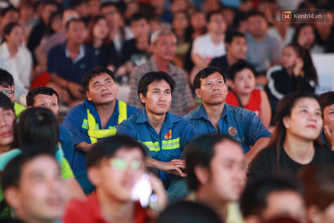 Trực tiếp: CĐV không giấu được nỗi buồn khi Việt Nam thua Iran với tỷ số 0 - 2-25