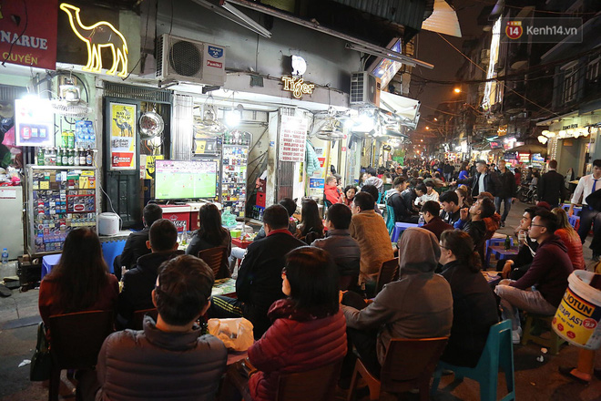 Trực tiếp: CĐV không giấu được nỗi buồn khi Việt Nam thua Iran với tỷ số 0 - 2-3