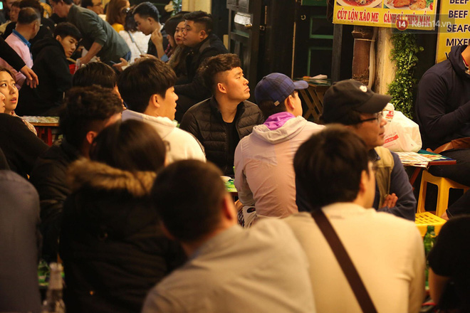 Trực tiếp: CĐV không giấu được nỗi buồn khi Việt Nam thua Iran với tỷ số 0 - 2-4